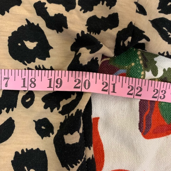 Donated Animal Print shirt size medium EUC - Picture 4 of 6